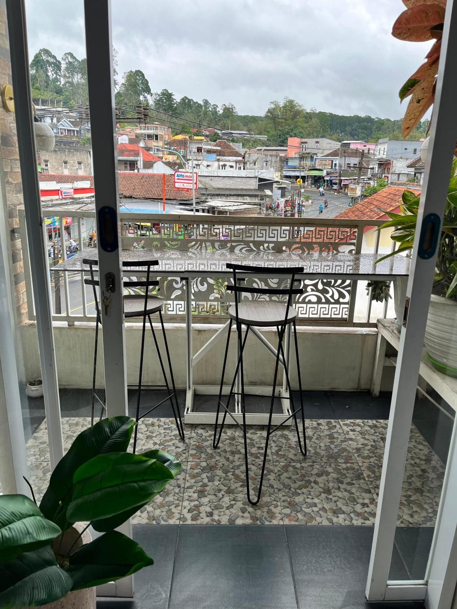 Java Hostel Tumpak Sewu Sidomukti Ngoại thất bức ảnh
