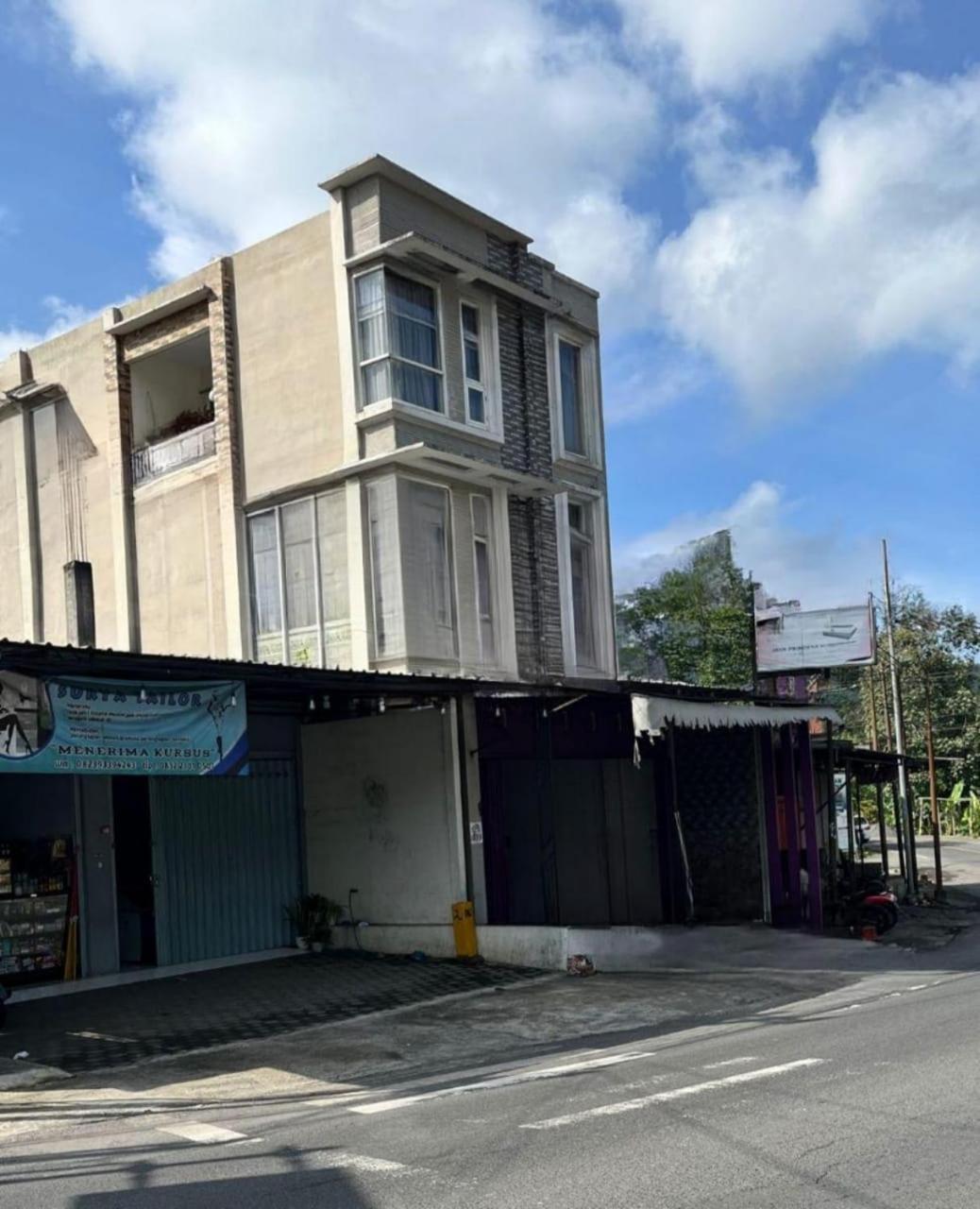 Java Hostel Tumpak Sewu Sidomukti Ngoại thất bức ảnh